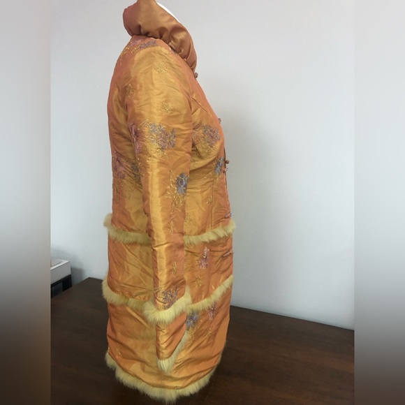 Chinese satin embroidered long coat in size medium - Picture 3 of 9